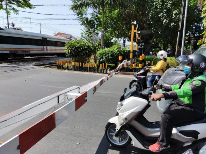 6 Fakta Mengerikan Tabrakan Mobil dan Kereta Api di Tambun Bekasi