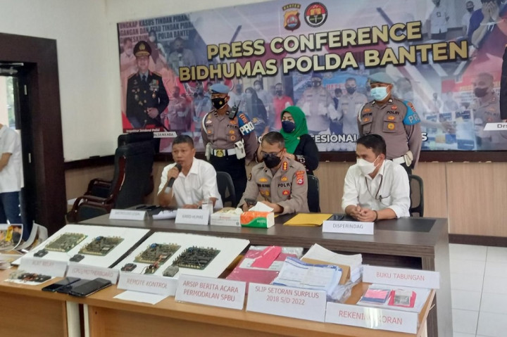 Modus Kurangi Takaran BBM, 2 Pegawai SPBU di Serang Raup Untung Rp7 Miliar
