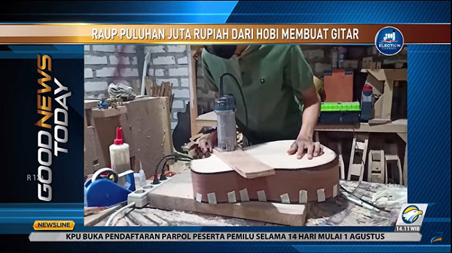 Raup Puluhan Juta Rupiah dari Hobi Membuat Gitar