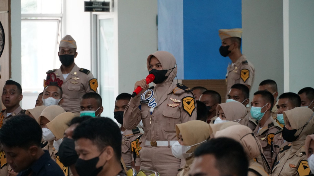 Salah satu taruni Politeknik Pelayaran Sumatera Barat. Foto: Dok. Poltekpel Sumbar