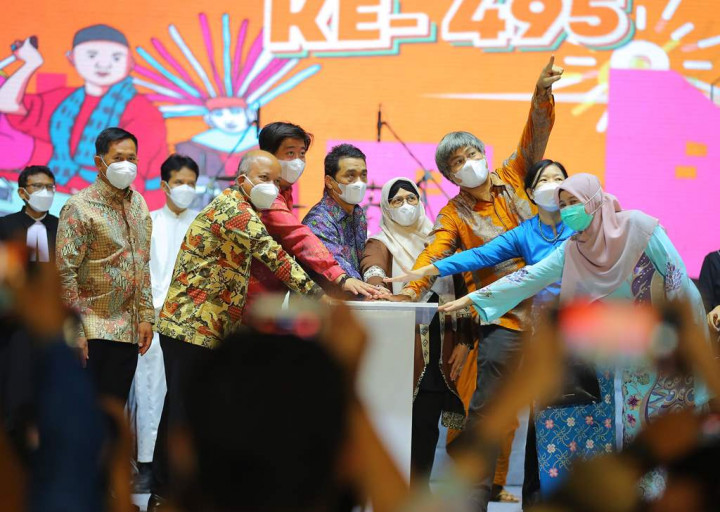 Malam Muda-mudi Ramaikan Perayaan Ulang Tahun Jakarta