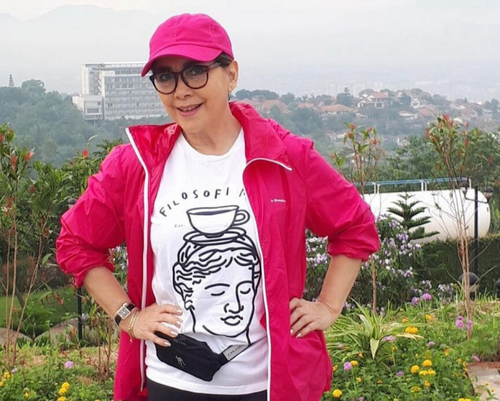 Widyawati Menangis Ceritakan Kondisi Rima Melati Sebelum Meninggal