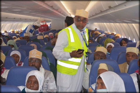 Jemaah Haji Kloter Pertama Uni Komoro Berangkat Pakai Pesawat Lion Air