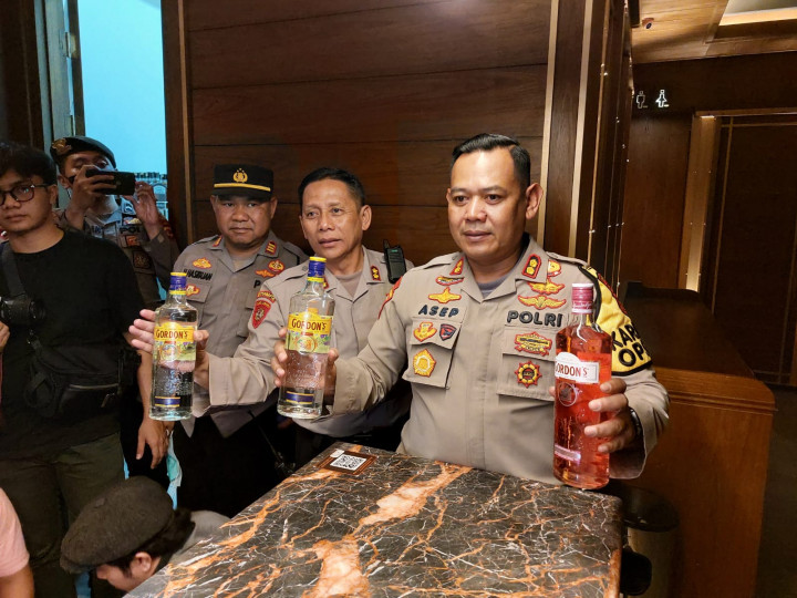 Buntut Promosi Miras, Polisi Razia Holywings Bandung