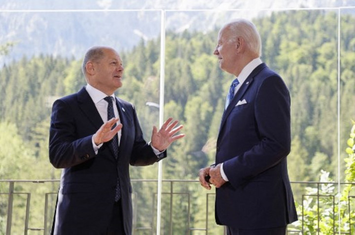 Biden Berterima Kasih kepada Scholz atas Kepemimpinan Selama Krisis Ukraina