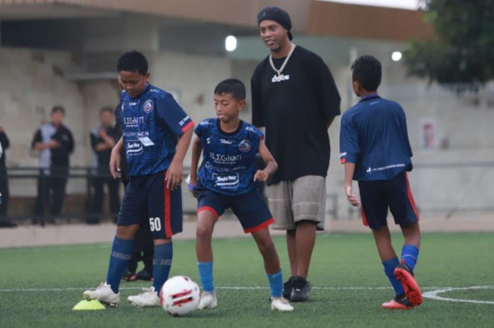 Ronaldinho Titip Pesan untuk Anak Muda Indonesia