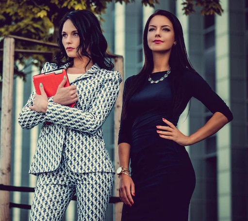 Tips Memilih Warna Pakaian yang Sesuai dengan Bentuk Tubuh Pir