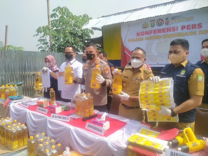 Polres Metro Tangerang Gerebek Gudang Pengoplos Minyak Goreng Curah