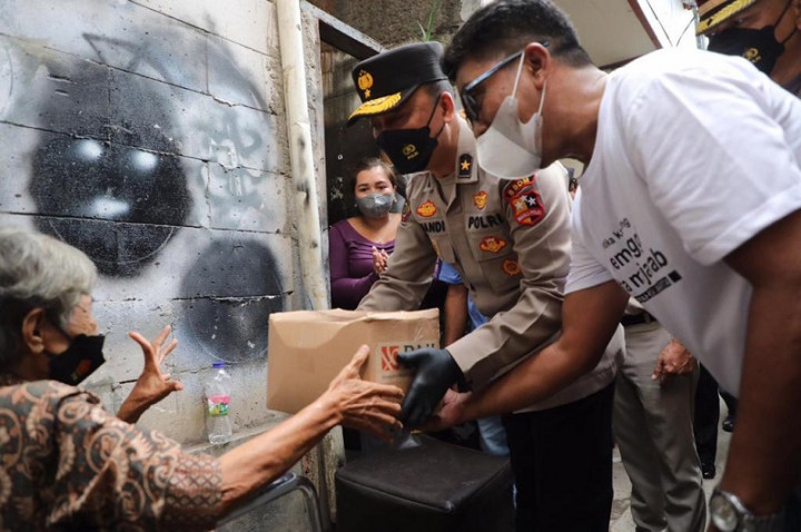 1.804 Paket Sembako Disebar ke Buruh Harian Lepas di Jakut