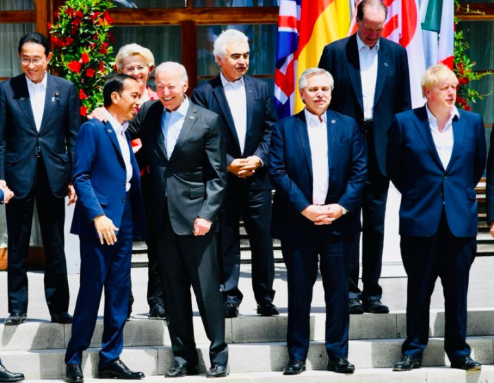 Keakraban Jokowi dengan Para Pemimpin Negara di KTT G7