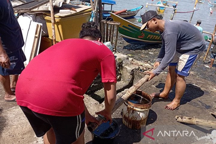 DLH Jateng Pastikan Perairan Cilacap Bersih dari Tumpahan Minyak