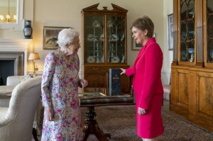 Ratu Elizabeth II Bertemu Pemimpin Skotlandia usai Pengumuman Referendum