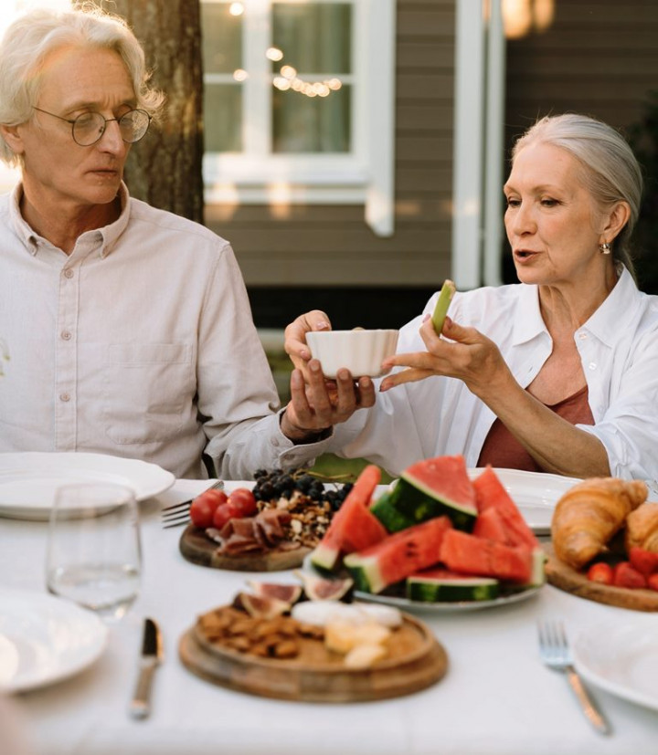 Pentingnya Menerapkan 4 Sehat 5 Sempurna hingga Usia Senja