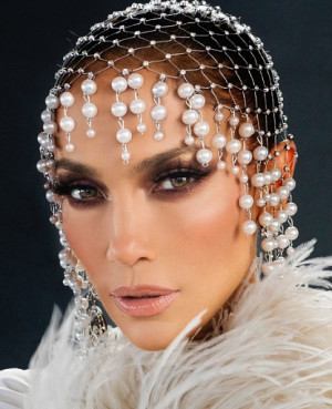 Intip 5 Rahasia Kulit Awet Muda Jennifer Lopez yang Bisa Ditiru