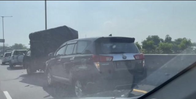 4 Kendaraan Alami Kecelakaan Beruntun di Km 752 Tol Sidoarjo-Waru