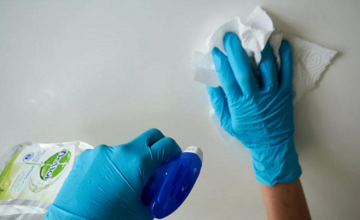 6 Cara Membersihkan Dinding Putih dengan Mudah