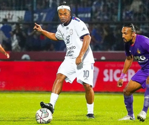 Tak Terima Dituding Main Kasar, Persik Kediri Kembalikan Piala Trofeo Ronaldinho