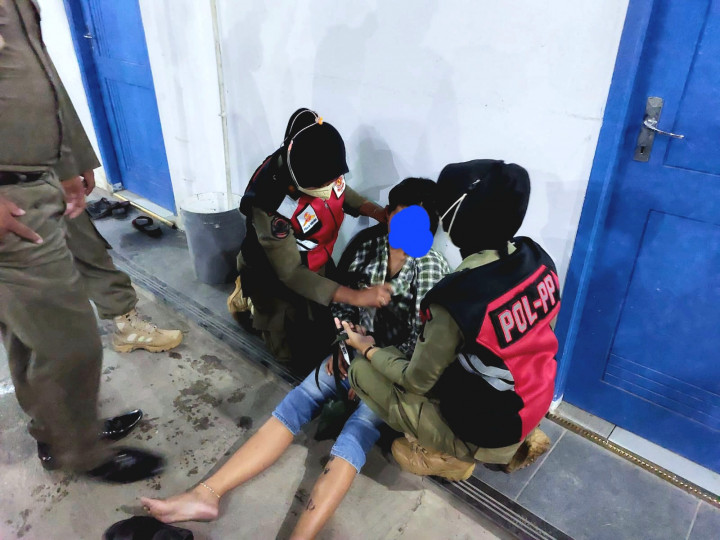 Seorang PSK di Cirebon Pura-pura Pingsan saat Hendak Ditangkap