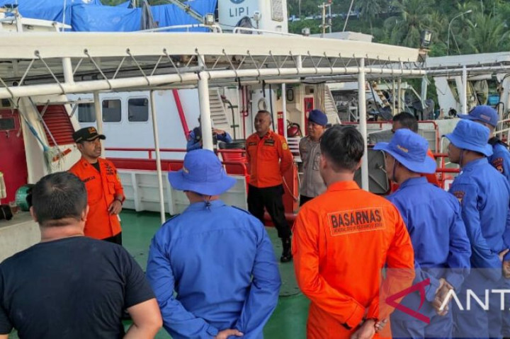 Basarnas Ambon Lanjutkan Misi Evakuasi Awak KM Rizky Mulia