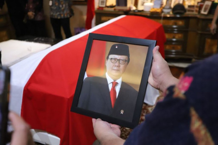 Jenazah Tjahjo Kumolo Dibawa ke TMP Kalibata
