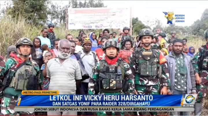 TNI Bangun Saluran Air Bersih di Papua