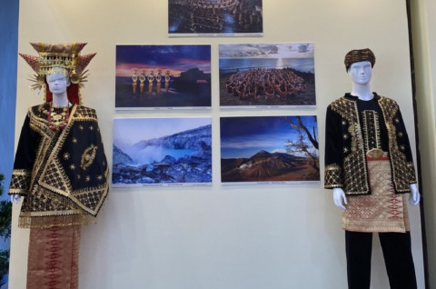 Baju Tradisional Bundo Kanduang Hadir di ASEAN Traditional Costumes Exhibition