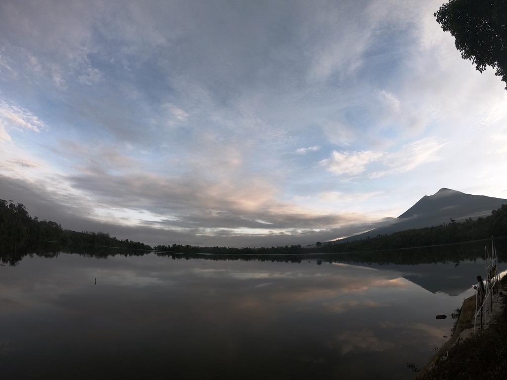 Danau Pauh dengan latar Gunung Masurai (Foto: A. Firdaus/Medcom.id)