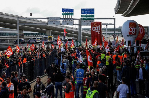Pekerja di Bandara Tersibuk Prancis Berunjuk Rasa, Puluhan Penerbangan Dibatalkan