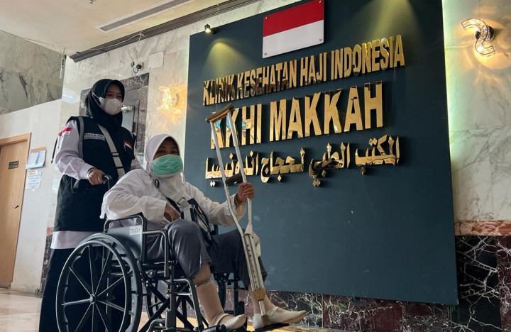 Keramahan Tim Kesehatan Haji Dipuji