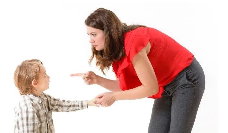 Strict parenting adalah salah satu pola pengasuhan. Foto: parentingforbrain.com