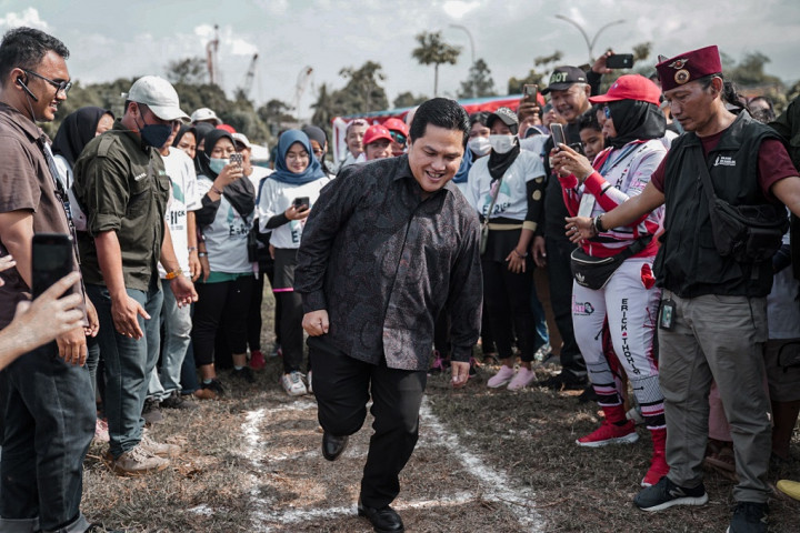 Erick Thohir Kenang Permainan Tradisional Bersama Masyarakat Tangsel