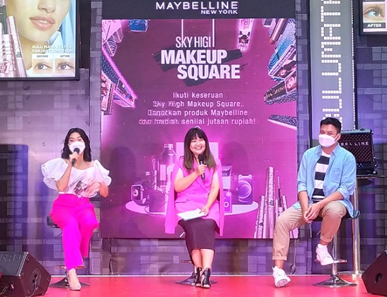 Carla dan Ryan dalam acara peluncuran Maybelline Sky High Waterproof Mascara. (Foto: Dok. Yuni)
