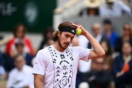 Tampil Emosional di Wimbledon, Tsitsipas dan Kyrgios Kena Denda