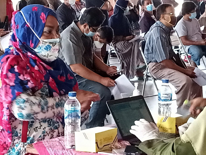 Kabar Kabur Vaksin Covid-19, Waria Kulon Progo Sempat Menolak karena Takut Mati