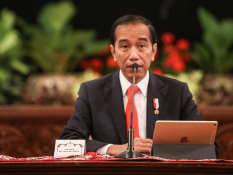 Jokowi Urges Ministries to Intensify Promotion of Health Protocols