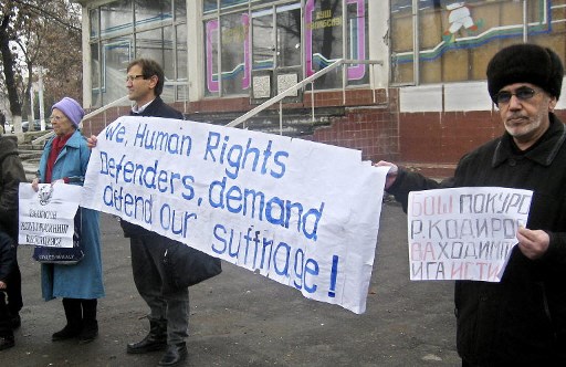 18 Orang Tewas dalam Kerusuhan Perubahan Konstitusi di Uzbekistan