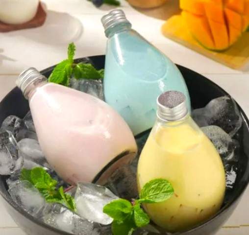 Mudah Buat Es Susu Jelly, Segar untuk di Siang Terik