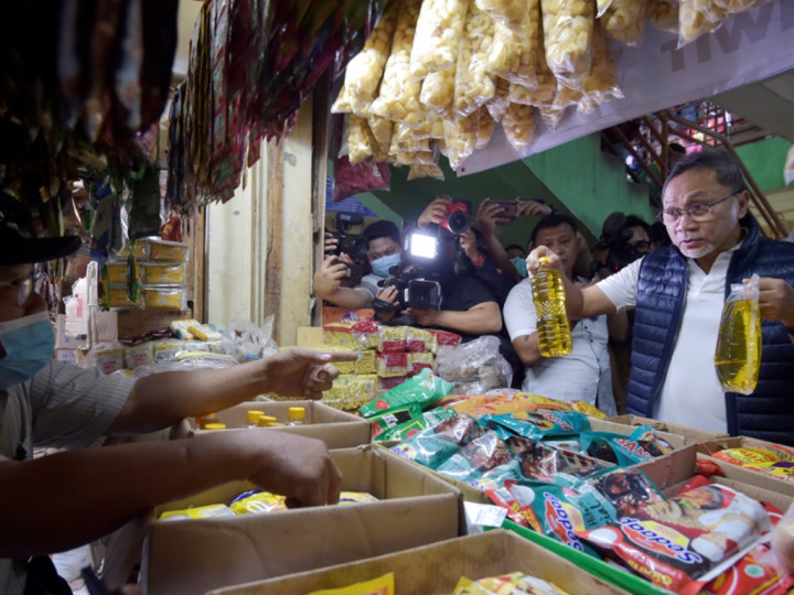 Mendag: Harga Minyak Goreng Curah Turun 11%!