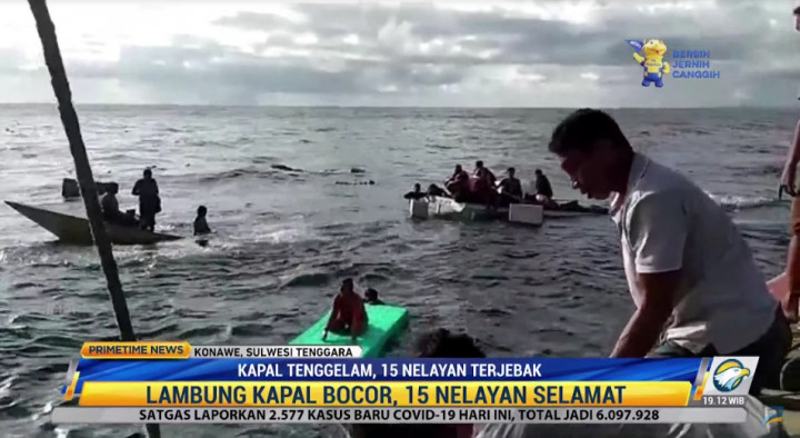 15 Nelayan 4 Jam Terombang-ambing Akibat Lambung Bocor