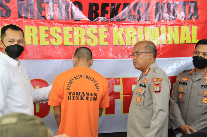 Polisi Gadungan Tikam Ibu dan Anak