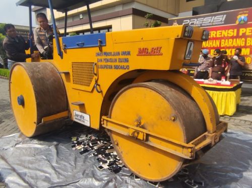 Mapolresta Sidoarjo Hancurkan 439 iPhone Sitaan