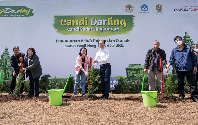 Aktris muda Maizura mengajak kaum muda lestarikan alam dan kawasan di sekitar candi di Indonesia. (Foto: Dok. Bakti Lingkungan Djarum Foundation (BLDF)