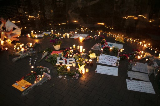 Orang Tuanya Tewas, Balita Ditemukan Berkeliaran di Lokasi Penembakan AS