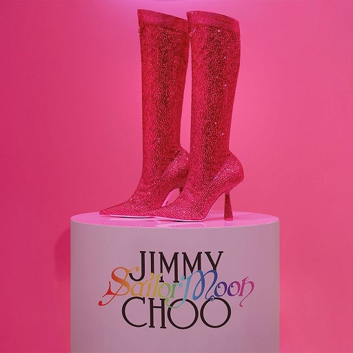 Jimmy Choo x Sailor Moon Rilis Sepatu Boots Cantik Bertabur 19 Ribu Kristal Swarovski