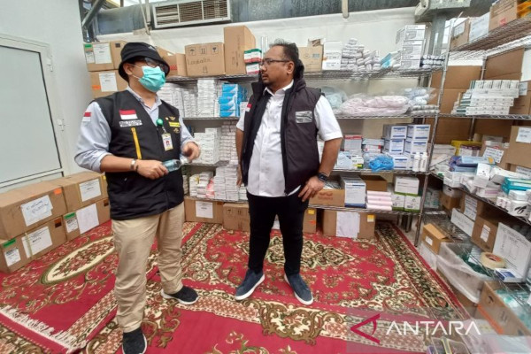 Menteri Agama Yaqut Cholil Qoumas cek fasilitas kesehatan di Mina. Branda Antara