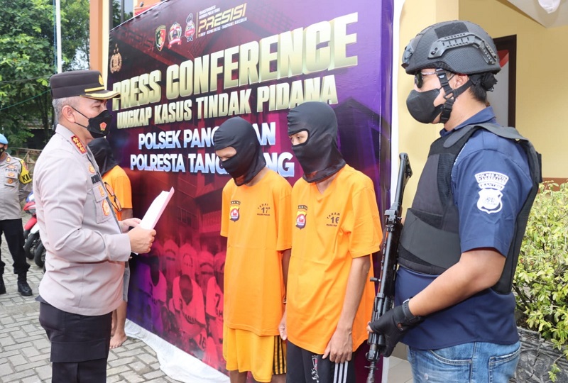 Dua orang spesialis pencurian sepeda motor yang beraksi di wilayah Kabupaten Tangerang dibekuk. (Medcom.id/Hendrik S)