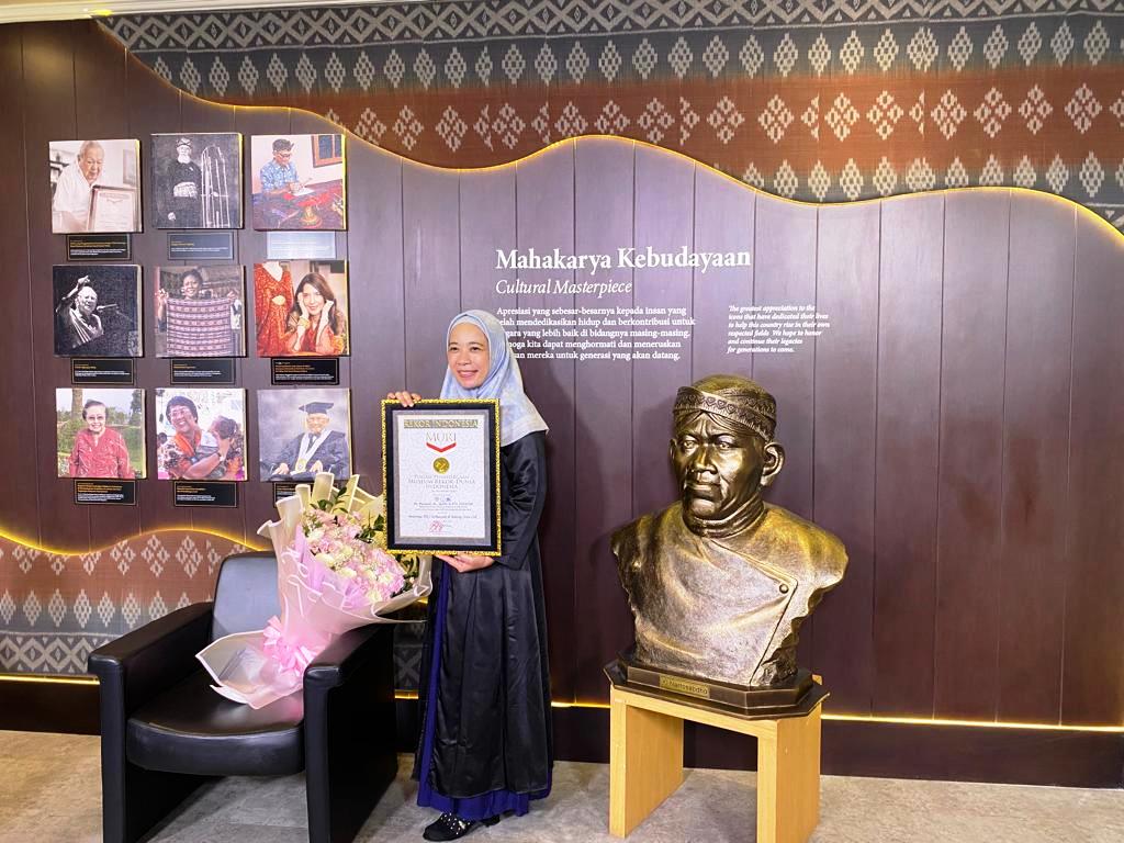 Dosen Fakultas Vokasi Unair sekaligus sebagai Ketua Pusat Penelitian dan Pengembangan Stem Cell Unair, Dr. Purwati, dr., SpPD, K-PTI, FINASIM. (Foto: Ist)