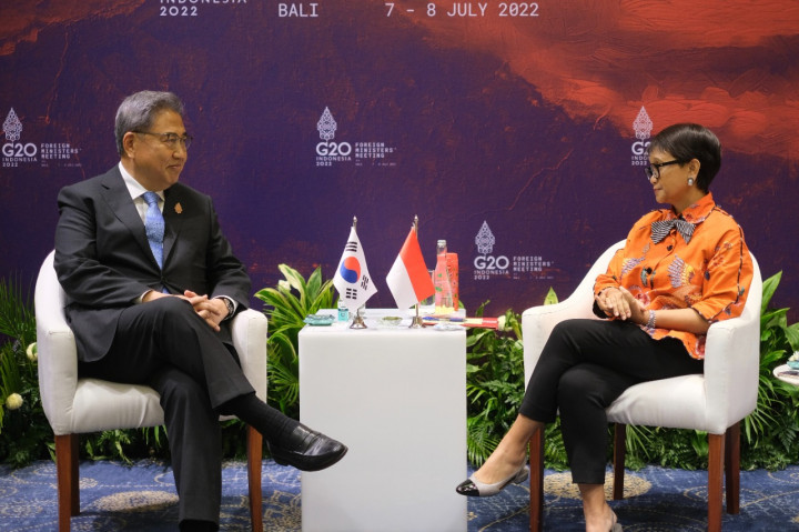 Indonesian, South Korean Foreign Ministers Hold Bilateral Meeting in Bali