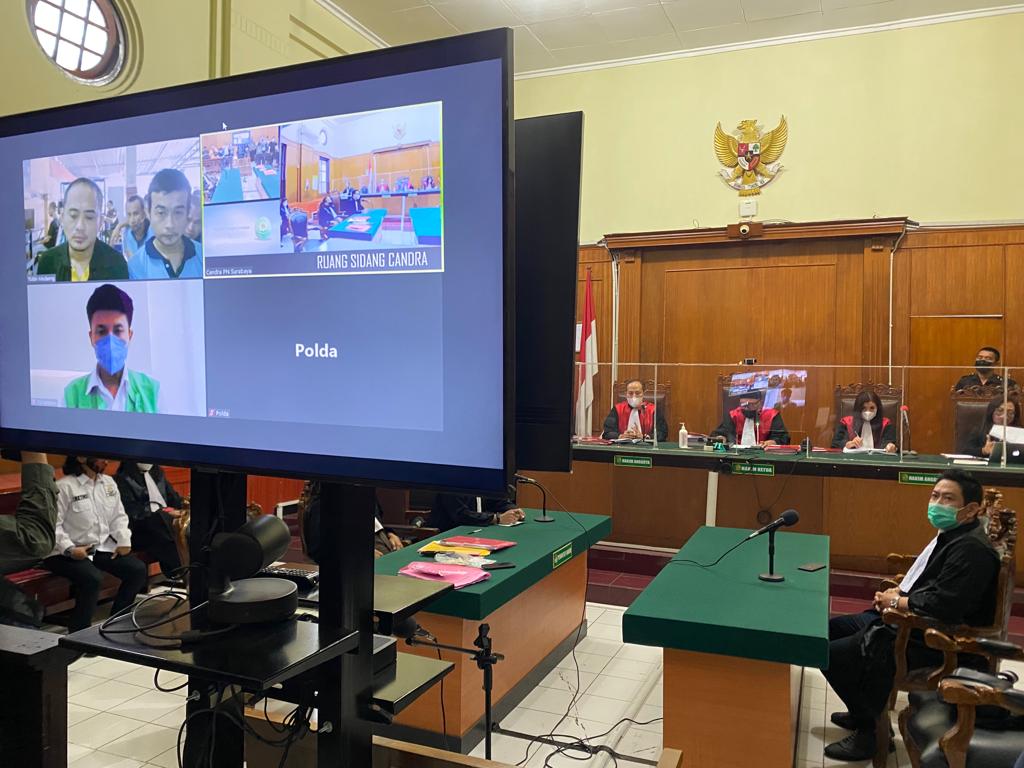  Majelis Hakim Pengadilan Negeri (PN) Surabaya, memvonis hukuman mati terhadap Dwi Vibbi Mahendra dan Ikhsan Fatriana, Kamis, 7 Juli 2022. Dokumentasi/ istimewa