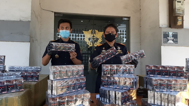 Ilustrasi. Penggagalan peredaran rokok ilegal di Gresik. Foto: Dok/Solikhul Huda